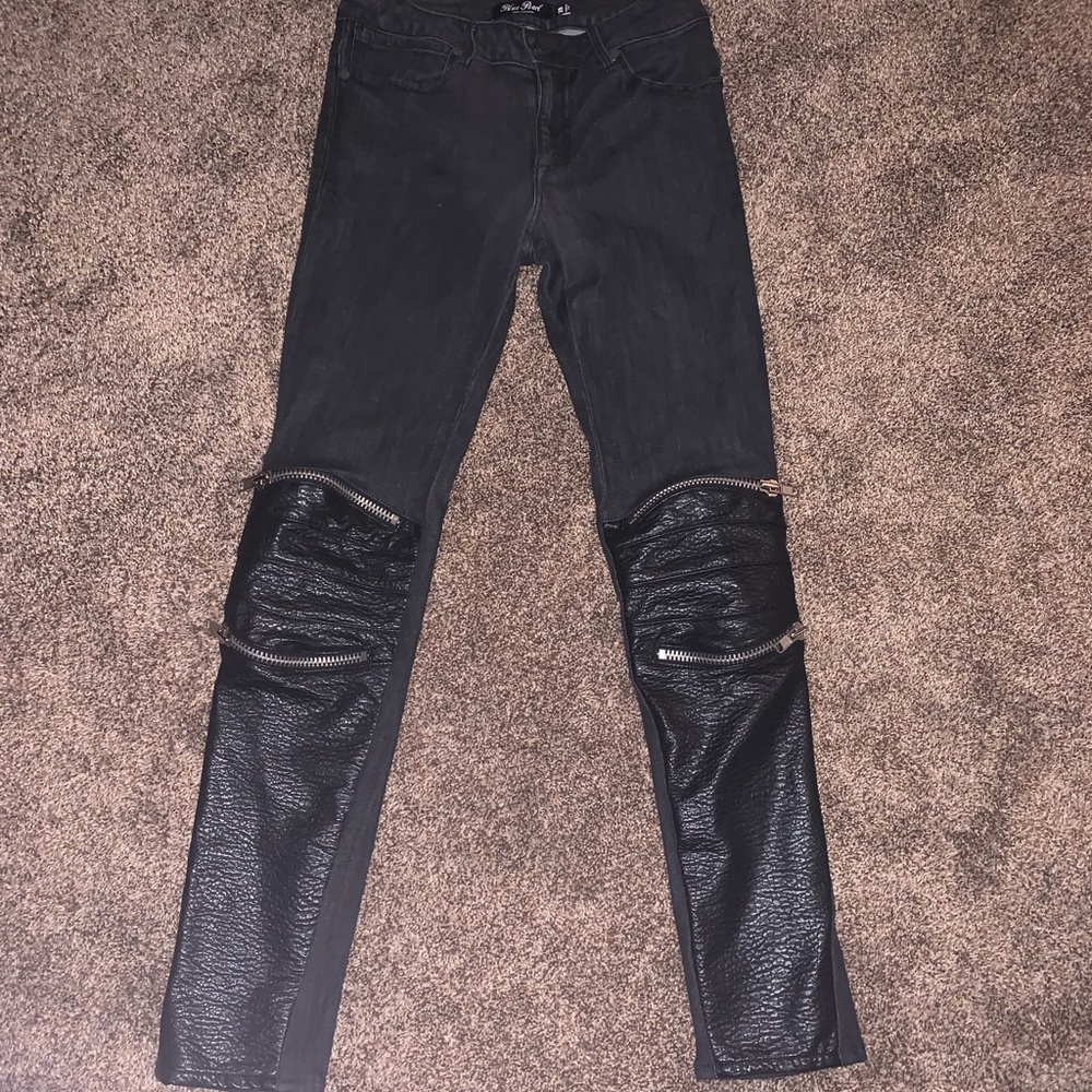 Blue Pear Jeans by Allen Schwartz Size 28